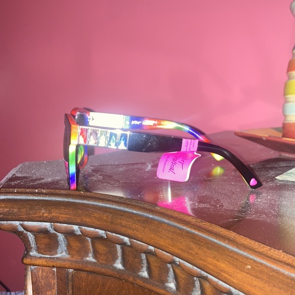 Betsey Johnson multicolored sunglasses - Picture 13 of 16